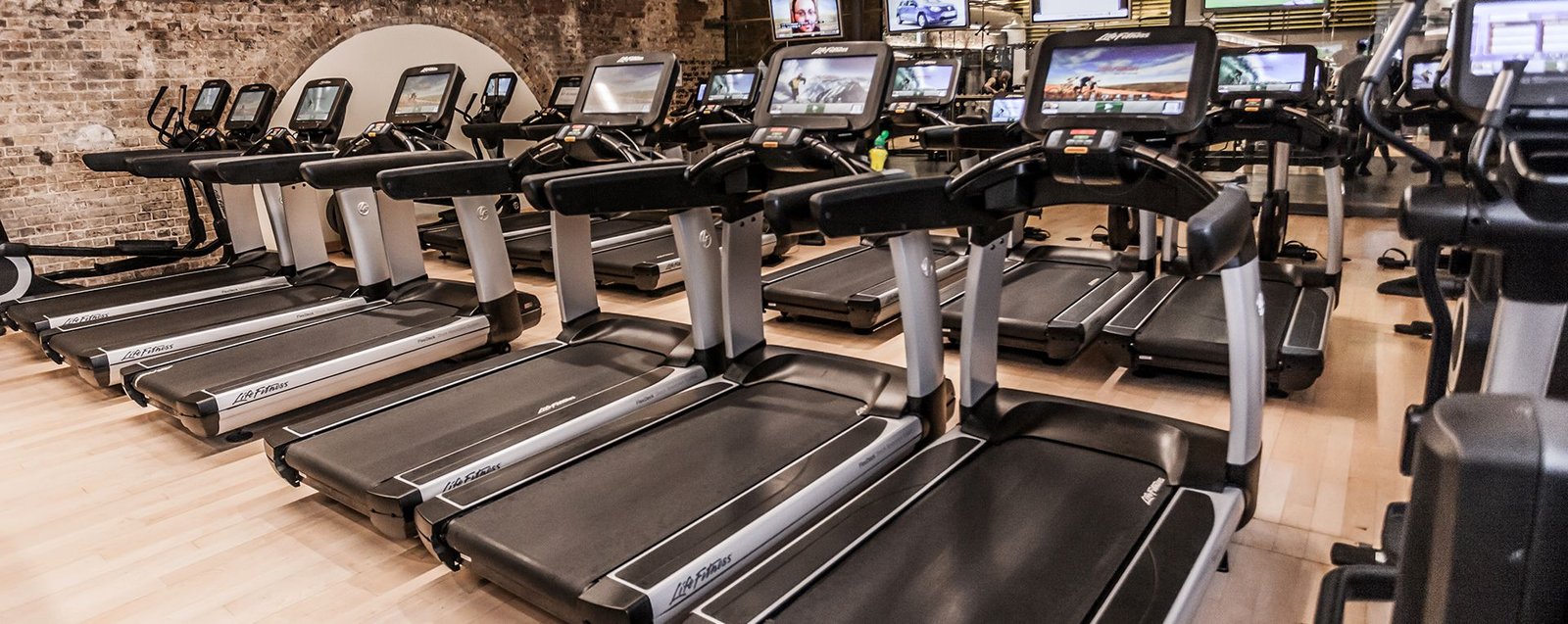 commercial-treadmill-gym-equipment-treadmill-sports-gym-use-running